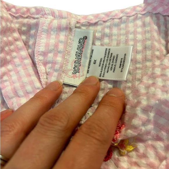 Sear-sucker pink and white dress with flower and bow details girls size 6X - Picture 3 of 4